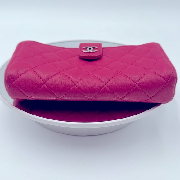 CHANEL Lambskin Quilted Mini Clutch Fuchsia with chain and dustbag - Picture 9 of 9